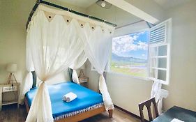 Chambre Et Sdb Privative Ylang Ylang Vue Mont Pelee Dans Maison Partagee