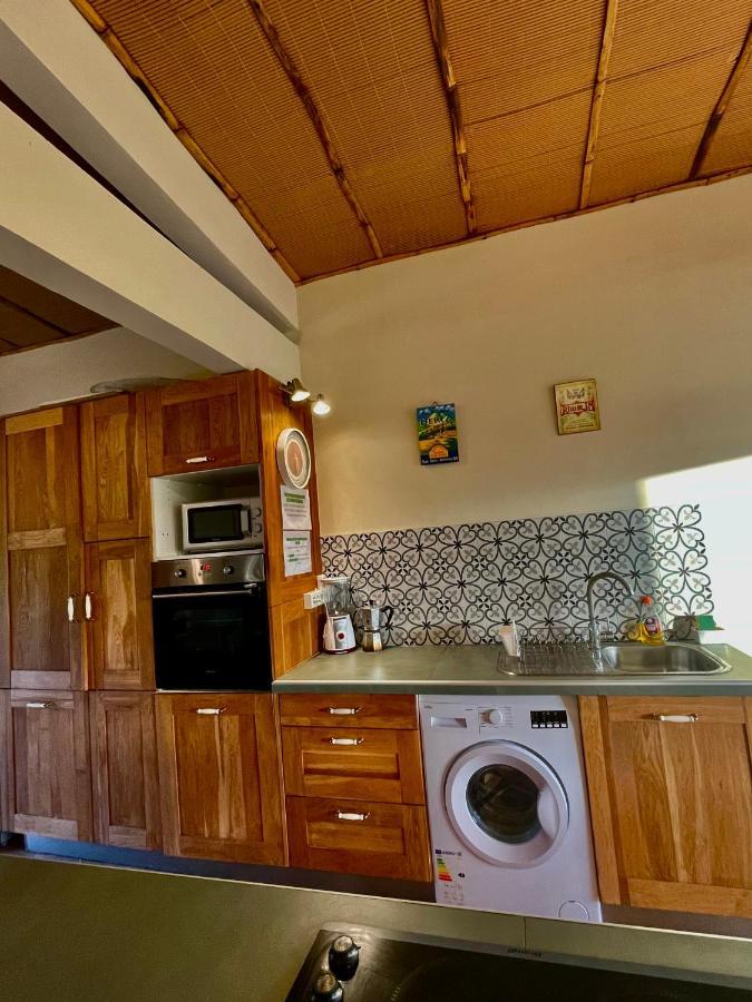 Chambre Et Sdb Privative Ylang Ylang Vue Mont Pelee Dans Maison Partagee Le Morne-Rouge Exterior foto