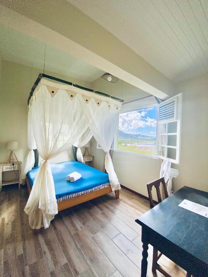 Chambre Et Sdb Privative Ylang Ylang Vue Mont Pelee Dans Maison Partagee Le Morne-Rouge Exterior foto